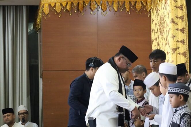 
					Pj Gubernur Aceh Ajak Masyarakat Kompak Membantu Pemerintah