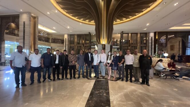 
					Mualem Ke Bangkok Tawar Peluang Investasi Ke Pengusaha Thailand