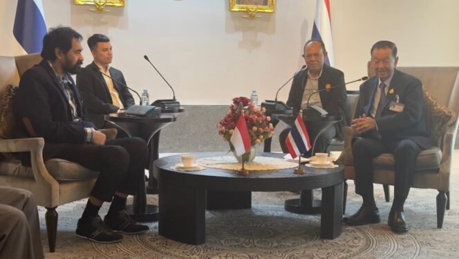 
					Mualem Bertemu Ketua Parlemen Thailand