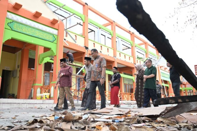 
					Pimpinan dan Anggota DPRK Banda Aceh Silaturrahmi ke Dayah Babul Maghfirah