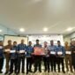 Bank Aceh Syariah Cabang Idi menyerahkan Kartu Kredit Pemerintah Daerah (KKPD) sekaligus menggelar sosialisasi penggunaannya kepada seluruh dinas di lingkungan Pemerintah Kabupaten (Pemkab) Aceh Timur pasa hari Selasa 17 Desember 2024.