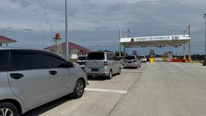 
					Selama Libur Nataru, Lalu Lintas Jalan Tol Sigli – Banda Aceh Meningkat 60 Persen