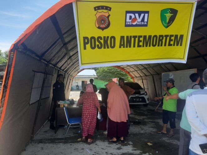 
					Tim DVI Pusdokkes Polri Identifikasi Korban Laka Sungai di Aceh Tenggara