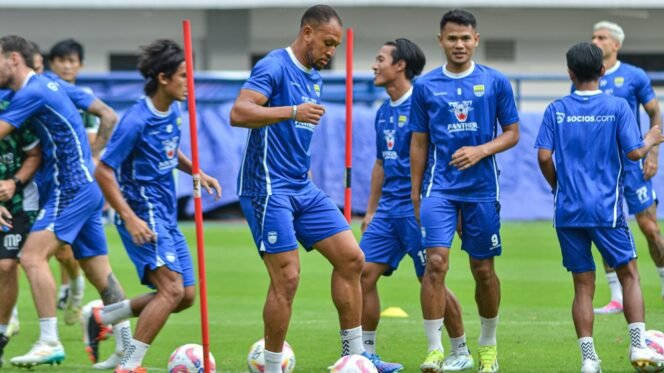 
					Gustavo Franca Ogah Disebut Penyelamat