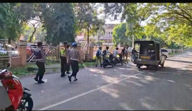 
					Polisi Amankan Pelajar Bolos Sekolah Saat Nongkrong di Warkop