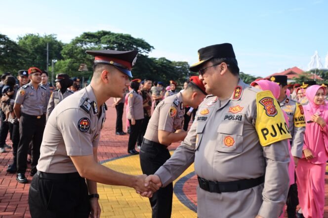 
					344 Personel Polda Aceh Naik Pangkat