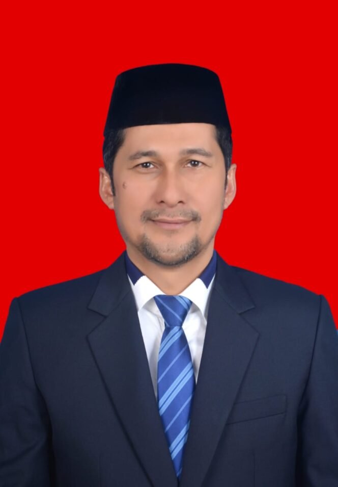 
					Kepala Biro Pemerintahan dan Otonomi Daerah Sekretariat Daerah Aceh, Drs. Syakir, M.Si., yang juga menjabat sebagai Pelaksana Harian Asisten Pemerintahan, Keistimewaan Aceh, dan Kesejahteraan Rakyat Sekda Aceh