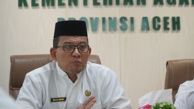 
					Kepala Kanwil Kemenag Aceh Drs. Azhari, M.Si.,