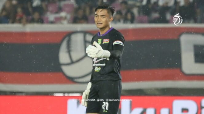 
					Kiper Persebaya, Ernando Ari