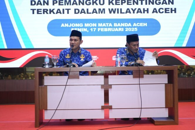 
					Wakil Gubernur Aceh, Fadhlullah, SE mengundang para petinggi Badan Usaha Milik Daerah (BUMD), Badan Usaha Milik Negara (BUMN), serta berbagai pemangku kepentingan guna membahas penguatan sinergi antara sektor swasta dan pemerintah dalam mengembangkan berbagai sektor utama di Aceh. di Anjong Mon Mata, Kompleks Meuligoe Gubernur Aceh, pada Senin (17/2/25)