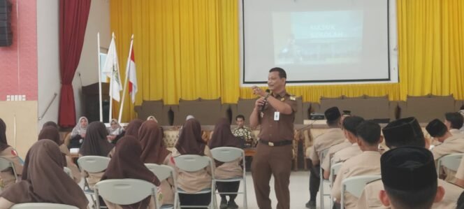 
					Kepala Seksi Penerangan Hukum dan Humas Kejati Aceh, Ali Rasab Lubis