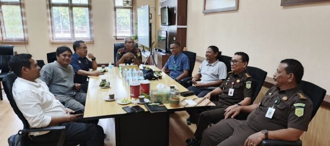 
					KKJ Aceh Audiensi dengan Kajati Terkait Kasus Penganiyaan Wartawan CNN TV