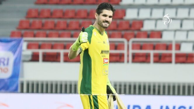 
					5 Kiper Dengan Penyelamatan Terbanyak Di BRI Liga 1: Didominasi Legiun Asing