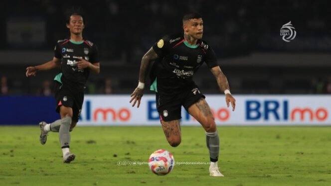 
					Penyerang Persib Bandung, Ciro Alves