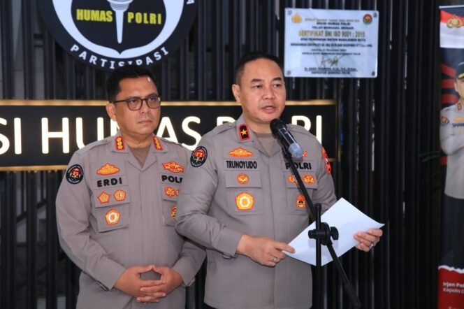 
					Karo Penmas Divhumas Polri Brigjen Trunoyudo Wisnu Andiko