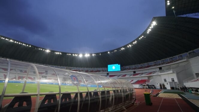 
					PSS Sleman Menjamu Persis Solo Di Stadion Jatidiri Semarang