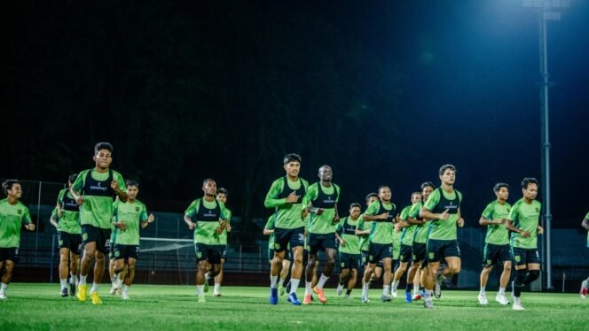 
					Persebaya Tanpa Tiga Pemain Andalan Tantang PSM Makassar