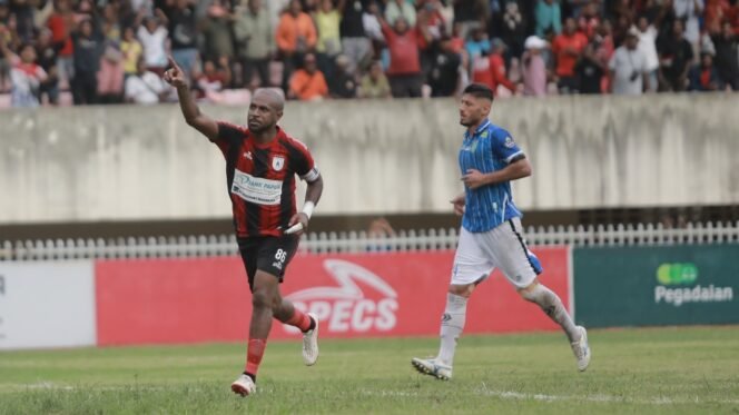 
					Persipura Bertahan Di Pegadaian Liga 2, Ricardo Salampessy Ungkap Syukur