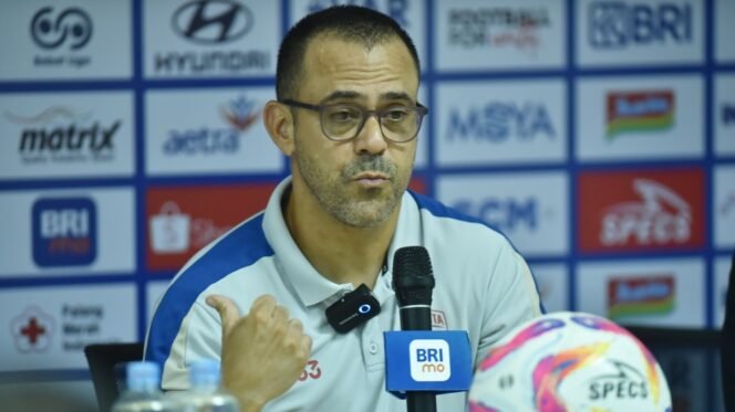 
					Pelatih Persita, Fabio Lefundes