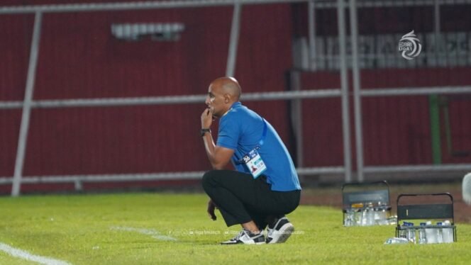 
					pelatih Vitor Tinoco