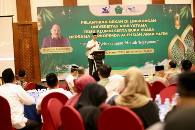 
					Plt Sekda Aceh, M. Nasir S.IP, MPA, mewakili gubernur Aceh menghadiri sekaligus memberi sambutan pada pelantikan dekan di lingkungan Universitas Abulyatama,temu alumni serta buka puasa bersama Forkopimda Aceh dan anak yatim, di Hotel Hermes Palace, Banda Aceh, Kamis, 20/3/2025
