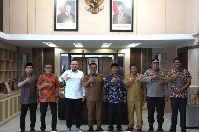 
					Sambut Tim KemenEkraf, Syeh Muharram Siap Bentuk Dinas Ekraf