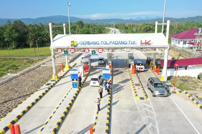 
					Gerbang Tol Padang Tiji