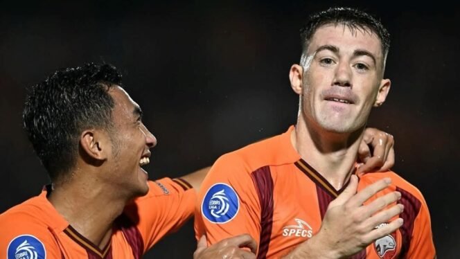 
					Bojan Hodak Akui Gol Mariano Peralta Luar Biasa