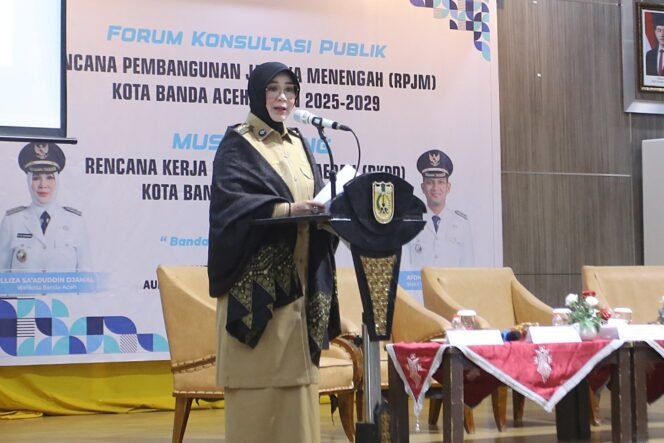 
					Wali Kota Banda Aceh Illiza Sa’aduddin Djamal 