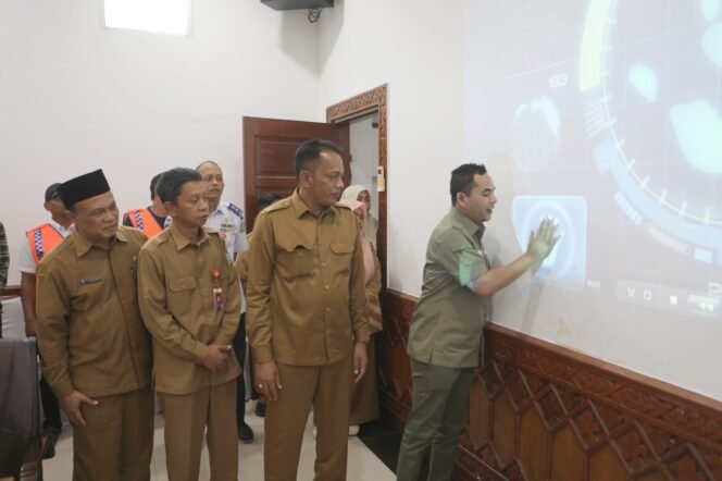 
					Peluncuran aplikasi SIJAKIR (Sistem Informasi Manajemen Jaga Parkir)