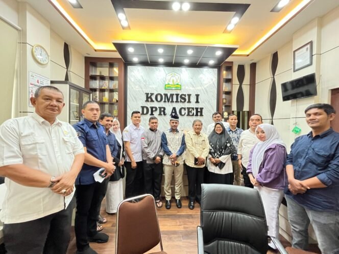 
					DPRA Desak Pemerintah Aceh Revisi Keputusan Gubernur