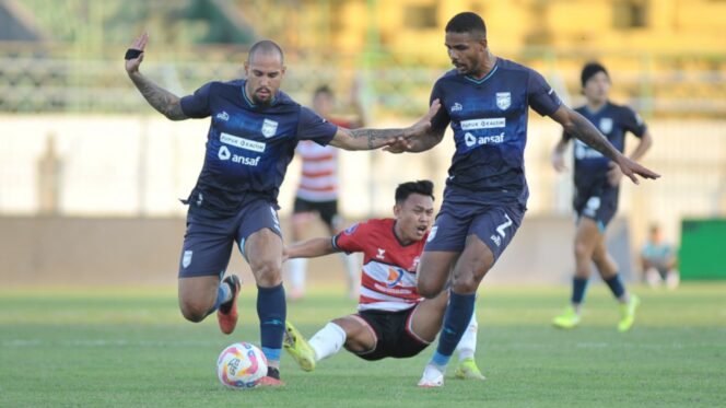 
					3 Fakta Setelah Madura United Ditekuk 10 Pemain Borneo FC