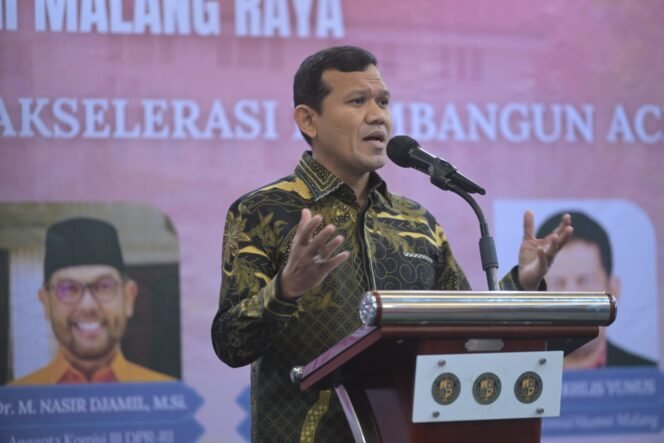 
					Wakil Gubernur Aceh, H. Fadhlullah 