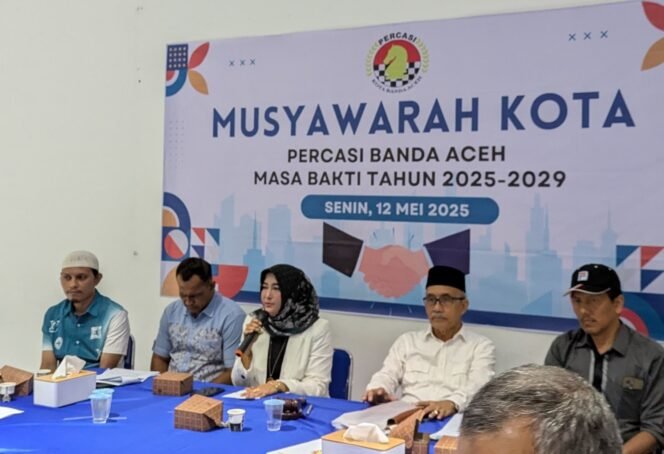 
					Anggota DPRK Banda Aceh, Hj Efiaty Z, AMd secara aklamasi terpilih sebagai Ketua Persatuan Catur Seluruh Indonesia (Percasi) Kota Banda Aceh periode 2025–2029.