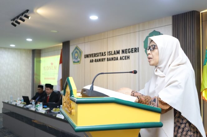 
					Yudisium FAH UIN Ar-Raniry, Suraiya Sampaikan Orasi Ilmiah tentang Sarjana Berfitrah