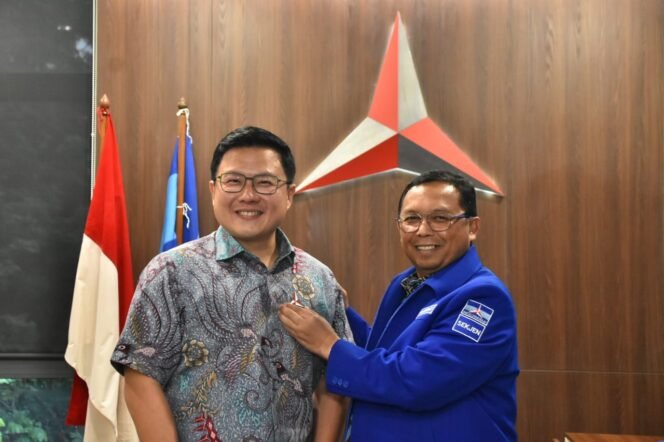 
					Ramai-ramai Pengusaha Hingga Politisi Gabung Demokrat