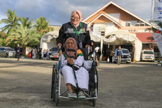 
					Dua Kloter Jemaah Haji Aceh Sudah Berangkat ke Arab Saudi