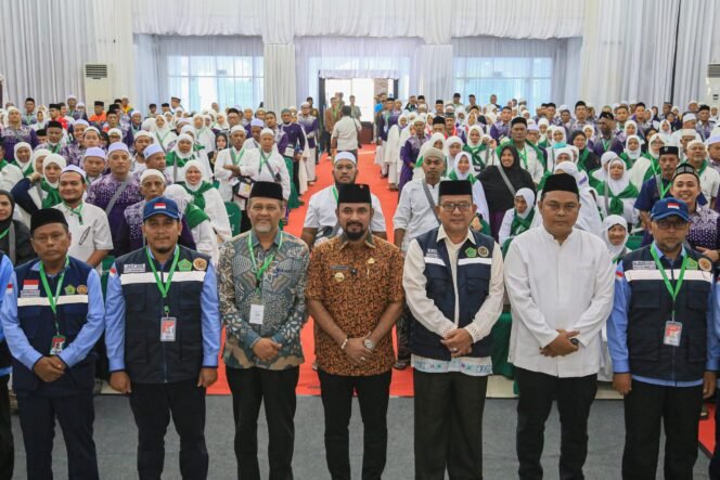 
					Bupati Aceh Timur Lepas Keberangkatan Jemaah Haji Kloter 2