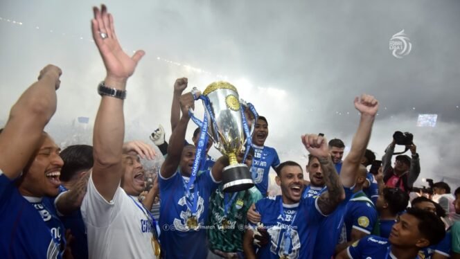 
					Persib Juara, Bandung Lautan Biru