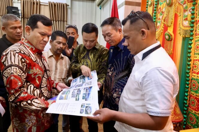 
					Wakil Gubernur Aceh Fadhlullah, menerima kunjungan sejumlah investor dari Hangzhou Chamber of Commerce Indonesia, di Aula Rumah Dinas Wakil Gubernur Aceh, Kamis (1/5/2025)