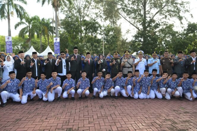 
					Usai Pimpin Upacara Hardiknas, Wagub Aceh Apresiasi Inovasi Siswa