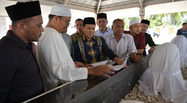 Wakil Gubernur Aceh, Fadhlullah. SE Bersama Anggota DPR Aceh 
Ziarah Situs Sejarah Makam Habib Bugak di Desa Pante Peusangan, Kec. Jangka, Kab. Bireuen, Minggu, 22/06/2025.