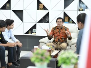 Audiensi dengan IKAMBA di Ruang Kerja Ketua DPRK Banda Aceh. Selasa, (24/06/2025). Dok Humas DPRK Banda Aceh/ Riza Azhari
