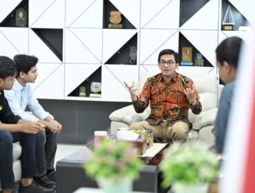 Audiensi dengan IKAMBA di Ruang Kerja Ketua DPRK Banda Aceh. Selasa, (24/06/2025). Dok Humas DPRK Banda Aceh/ Riza Azhari