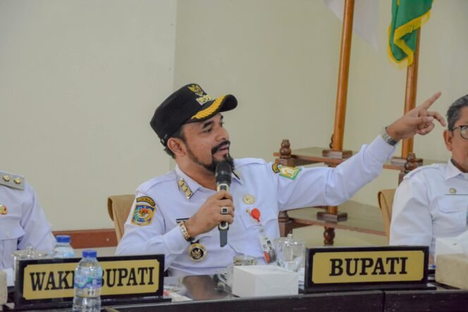 
					Bupati Aceh Timur Iskandar Usman Al- Farlaky, S.H,i, M.Si