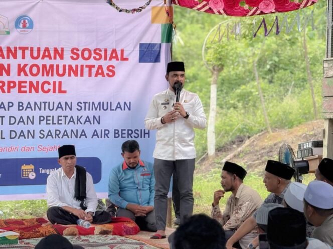 
					Al- Farlaky Serahkan Bantuan Pemberdayaan untuk Komunitas Adat Terpencil di Gampong Gajah Mentah
