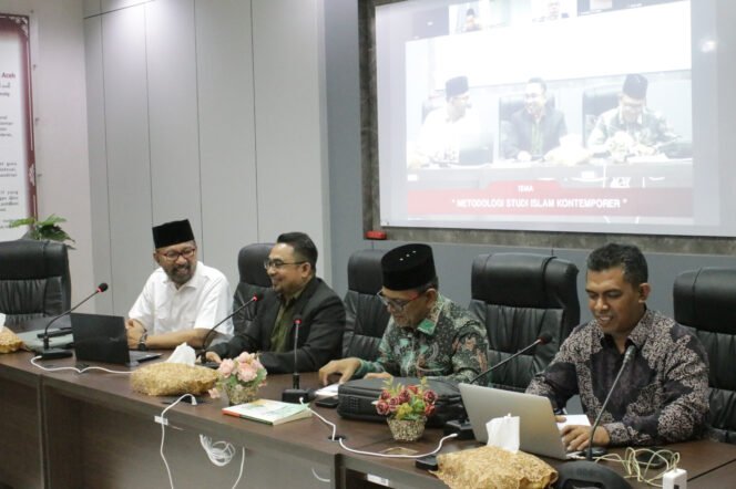 
					UIN Ar-Raniry Bahas Metodologi Studi Islam Kontemporer