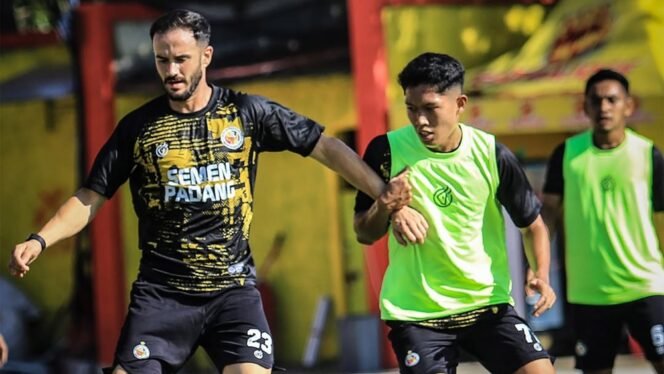
					Dua Pemain Asing Anyar Semen Padang Siap Diturunkan