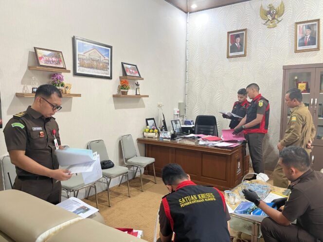 
					Kejari Aceh Besar Geledah Kantor Inspektorat Terkait Dugaan Korupsi SPPD 2020–2025