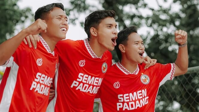
					Semen Padang Perkenalkan Jersey Baru, Kental Filosofi Ranah Minang